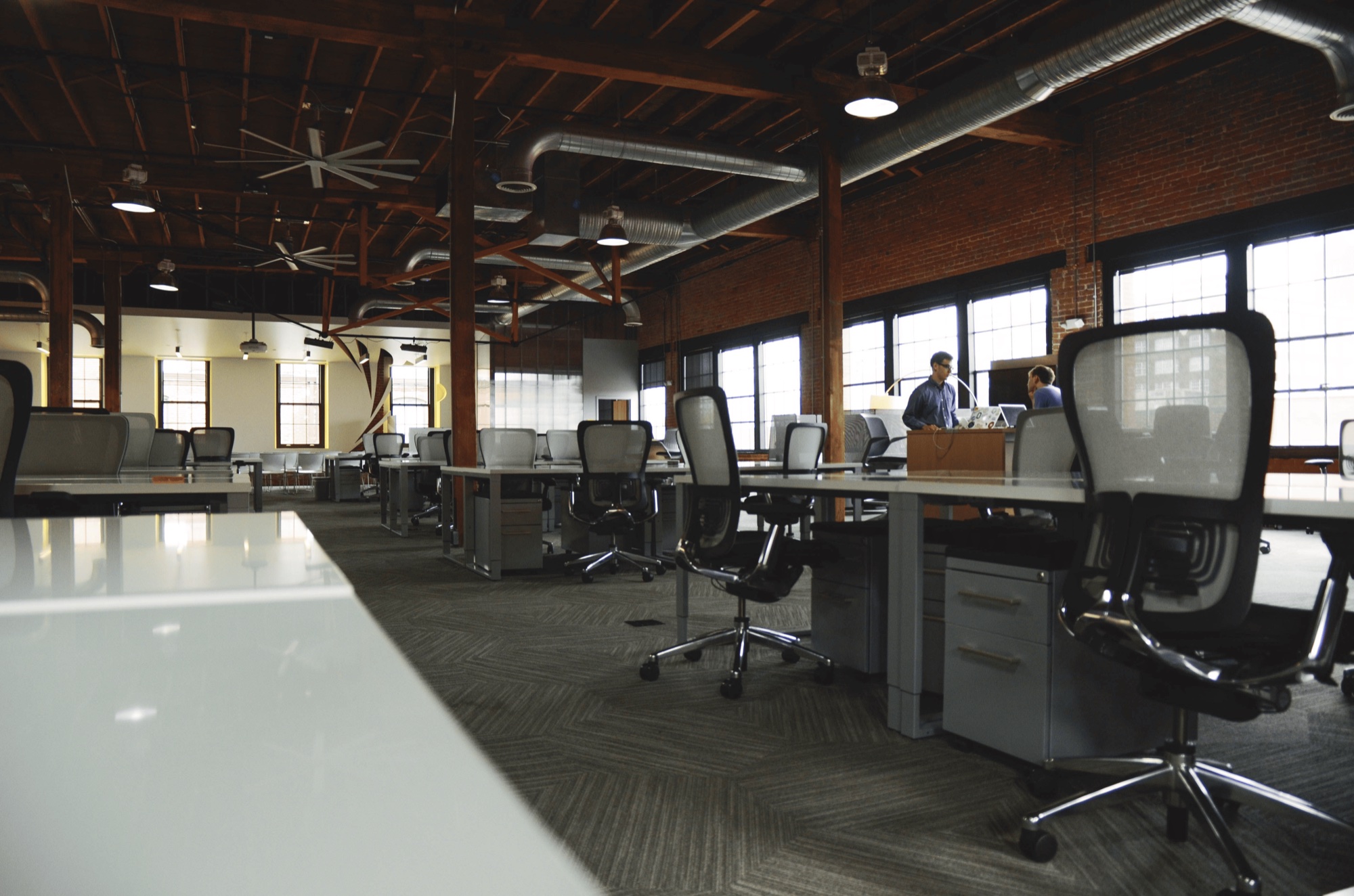 Agency vs Freelancer: Which Should You Hire for Your Website or App in the UK?